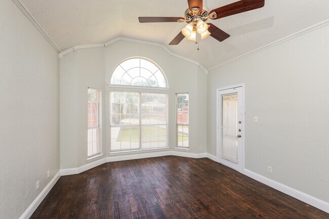 Building Photo - 5BR/2.5BA | Newly Renovated Single Family Home | Great Front and backyard | Private Pool!