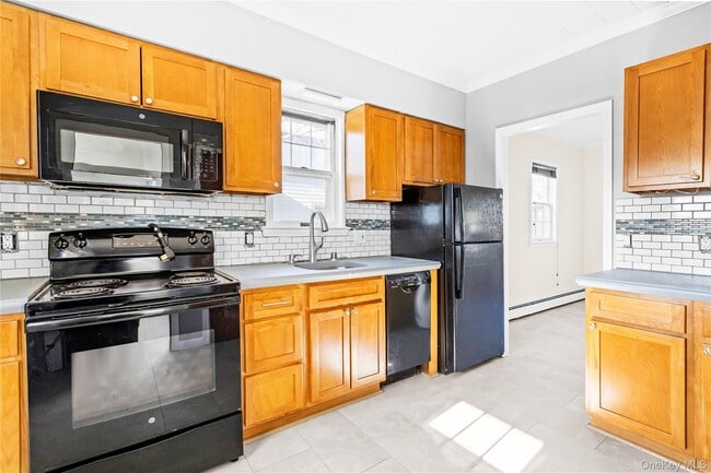 Building Photo - 250 West Ave