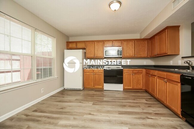 Building Photo - 2 Bedroom Pet-Friendly Home in La Vergne, TN with Main Street Renewal