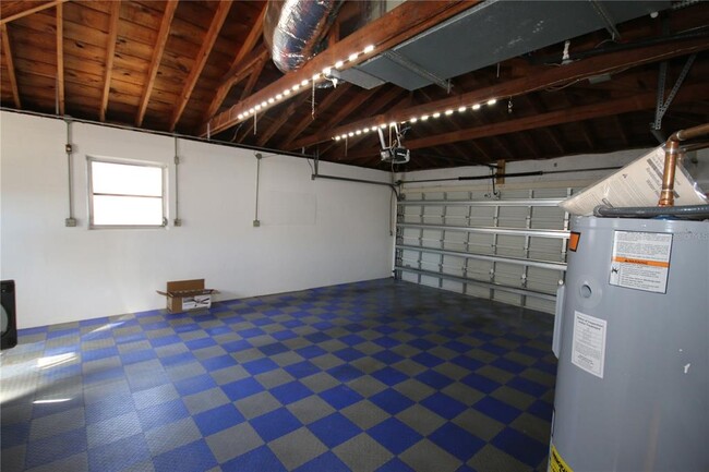 Building Photo - 1429 Seabreeze St