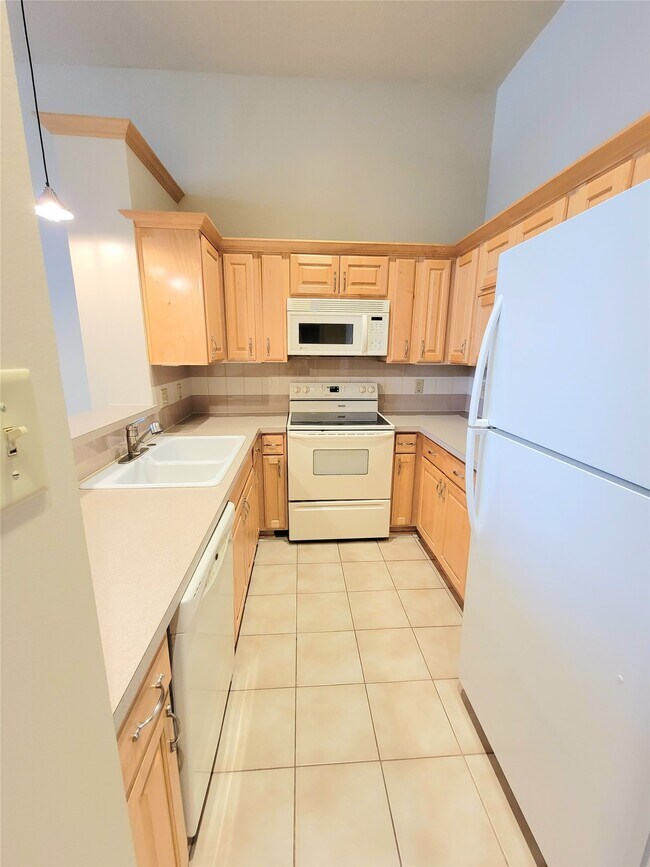 Building Photo - 2315 Harborside Dr