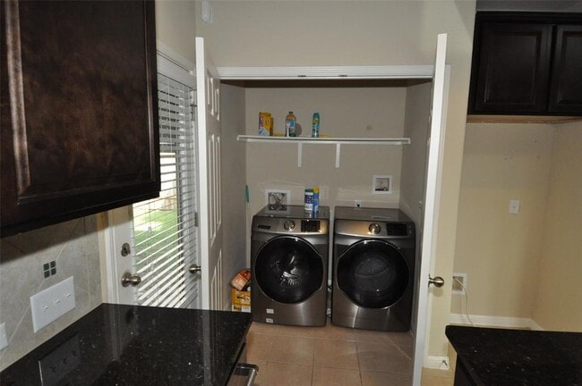 Building Photo - 7709 Menchaca Rd