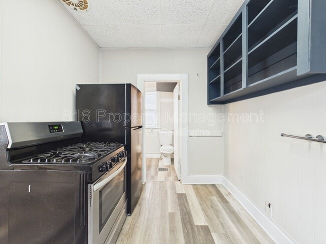 Building Photo - 1222 S 40th St