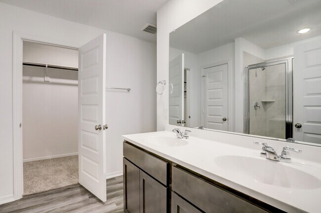 Building Photo - 16754 Rover Ln