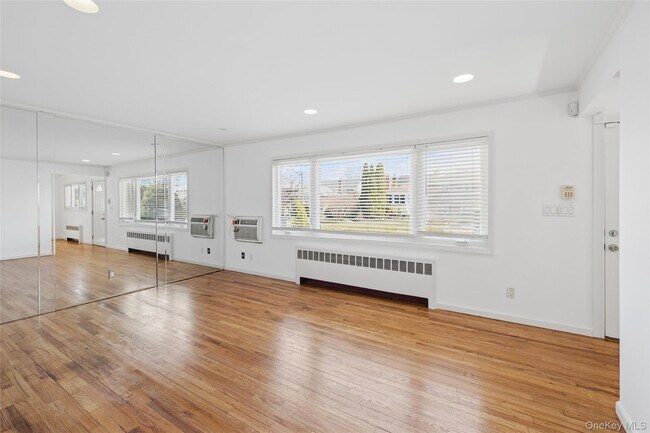 Building Photo - 31 Evelyn Ln