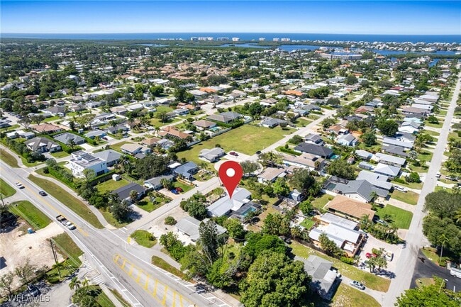 Building Photo - 11 2nd St