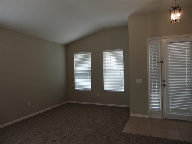 Building Photo - 1128 Napolean Way