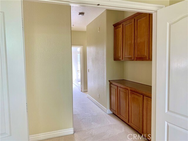 Building Photo - 281 Mesa Dr