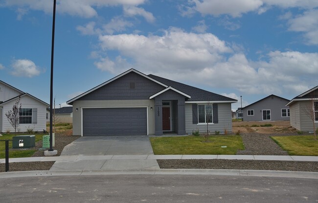 Building Photo - 17668 N Pegram Way