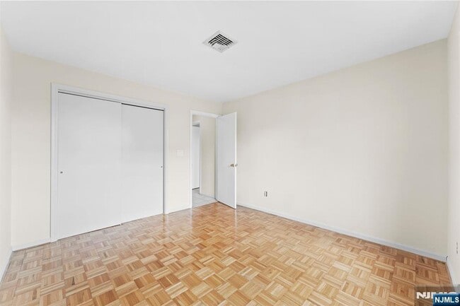 Building Photo - 314 palisade
