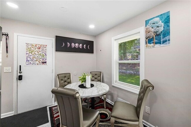 Building Photo - 4317 Brookside Dr