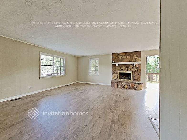 Building Photo - 216 S Sequoya Dr