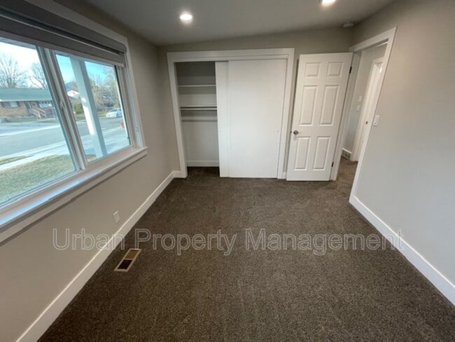 Building Photo - 310 E 6240 S