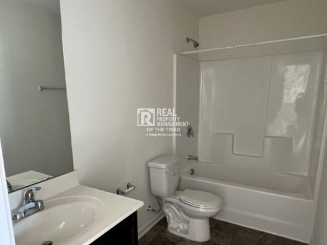 Building Photo - *Move in Special* - Newer Construction 4 B...