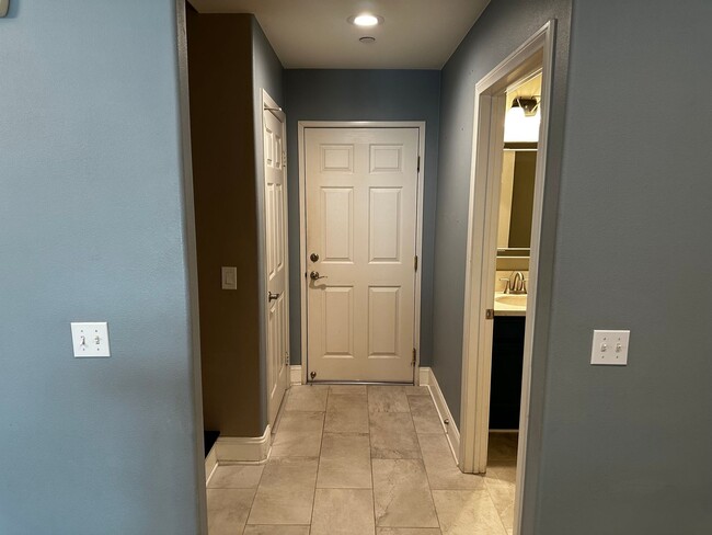 Building Photo - Redlands Townhome For Rent!