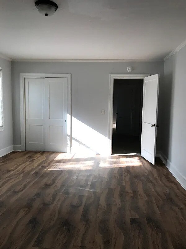 Building Photo - 2 Bedroom 1 Bathroom