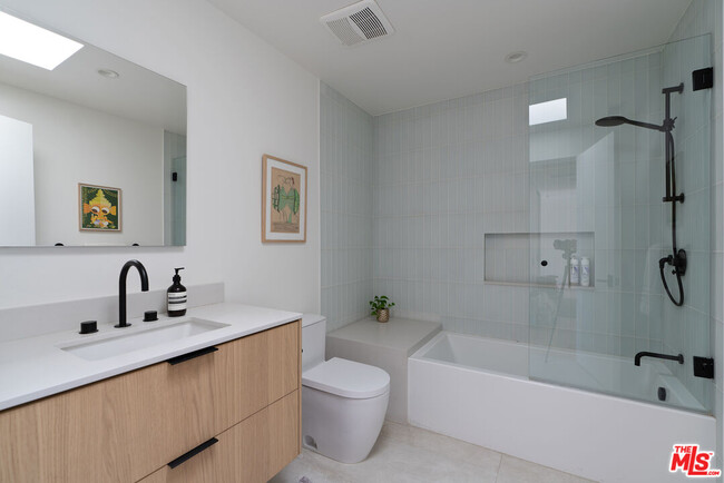 Building Photo - 5265 Dahlia Dr