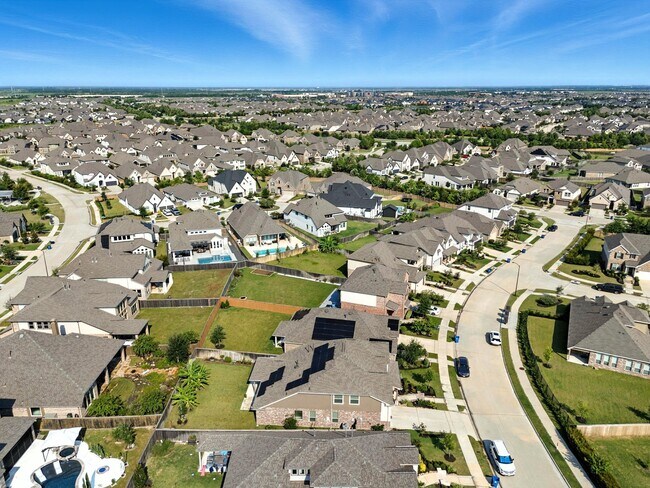 Building Photo - 15011 Old Horseshoe Lake Dr