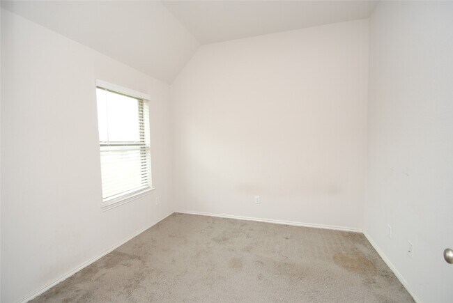 Building Photo - 24978 Tidmor Ln
