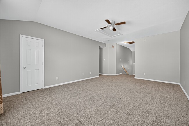 Building Photo - 2111 Castle Gardens Ln