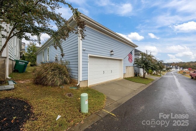 Building Photo - 113 Mac Aly