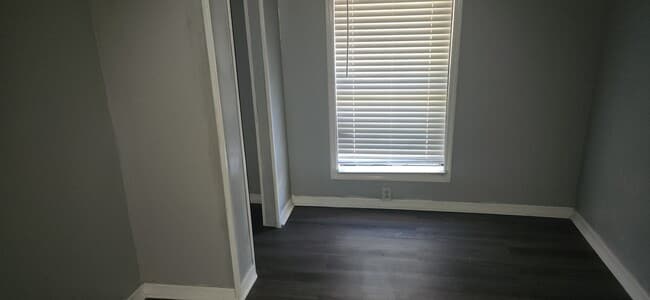 Building Photo - 301 E Bay St