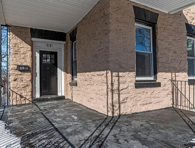 Building Photo - 13 W Upsal St