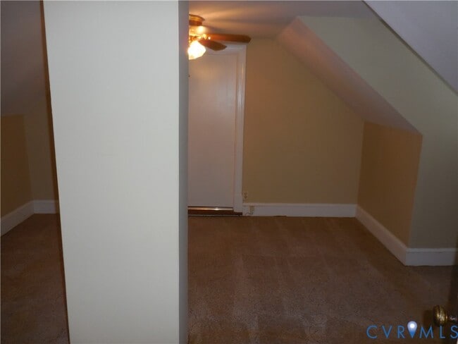 Building Photo - 1239 E Jack Jouett Rd