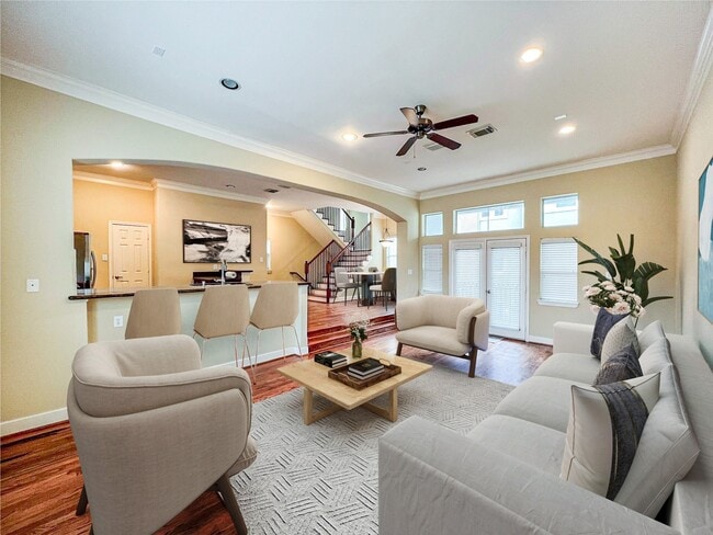 Building Photo - 1138 W 26th St