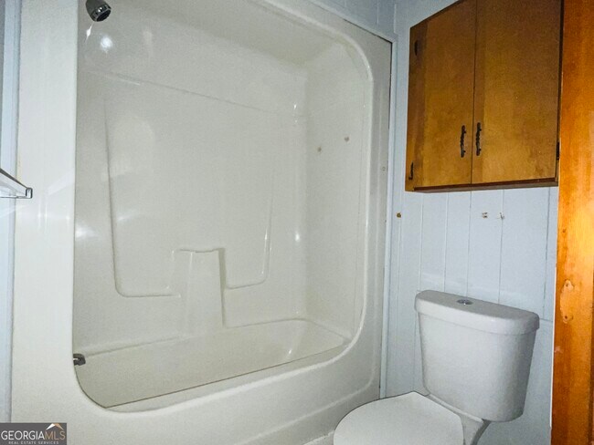 Building Photo - 406 E Main St