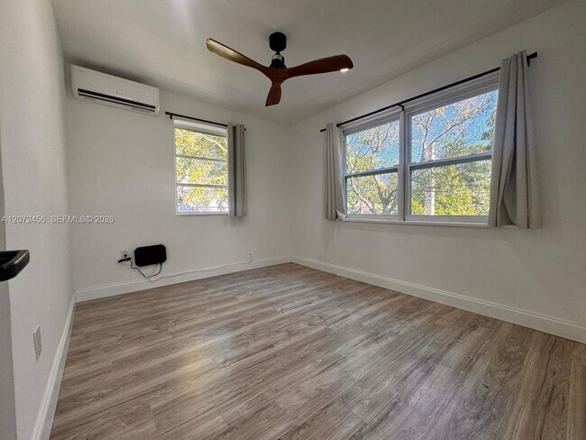 Building Photo - 277 NE 55th St