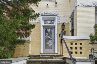 Building Photo - 1362 Irving St NW