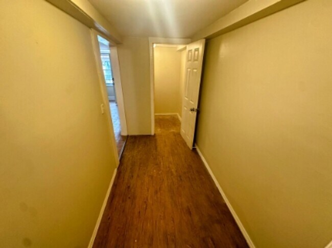 Building Photo - 159 Lark St