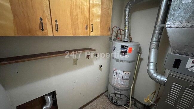 Building Photo - 2024-1130MF