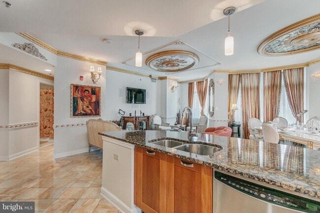 Building Photo - 5750 Bou Ave