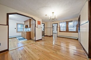 Building Photo - 16 Guild St