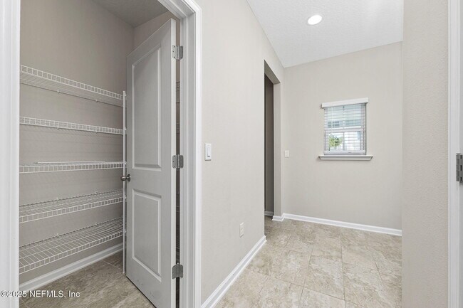 Building Photo - 299 Clarys Run