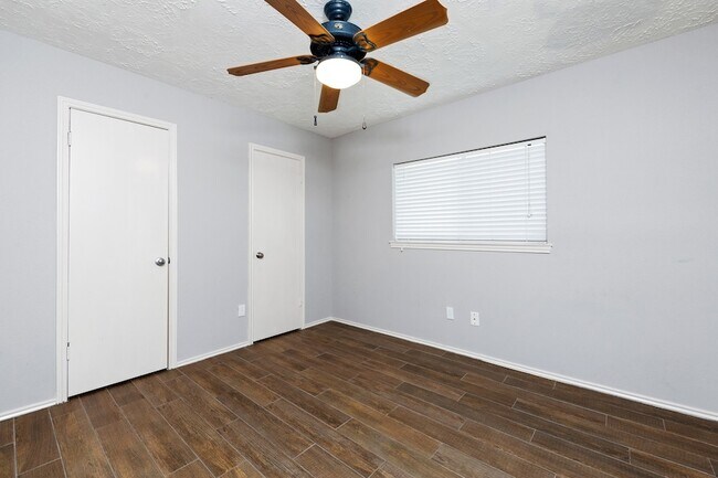 Building Photo - 1534 Vickery Dr