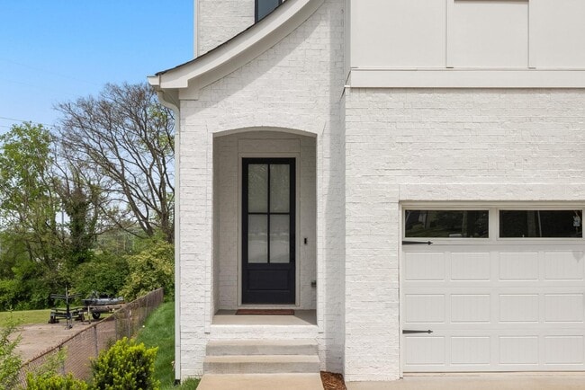 Building Photo - 500 Waycross Dr