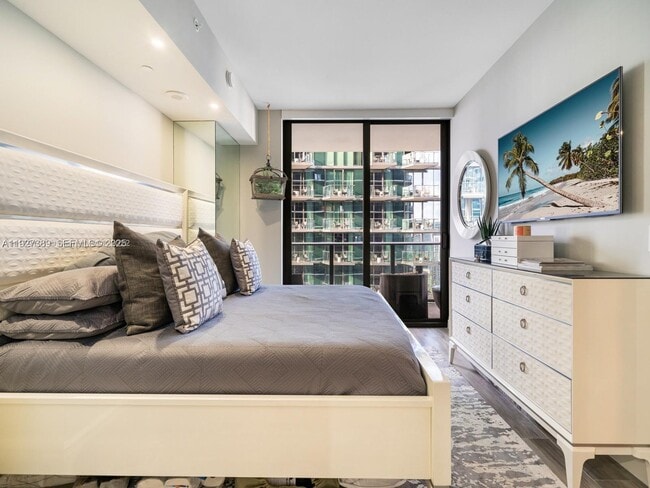 Building Photo - 801 S Miami Ave