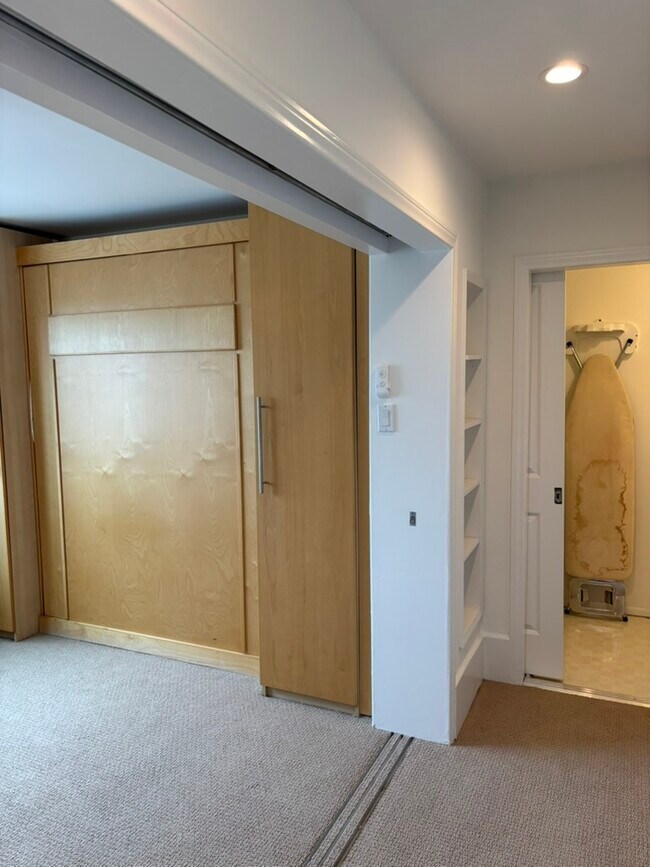 Building Photo - 12217 Rochester Ave