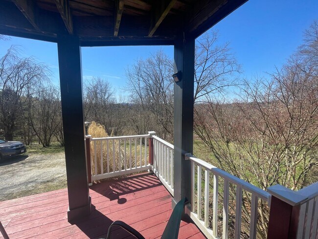 Building Photo - 182 Division St