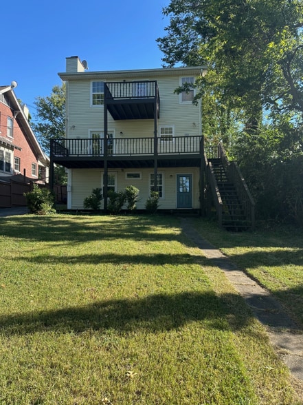 Building Photo - 1808B Ashwood Ave