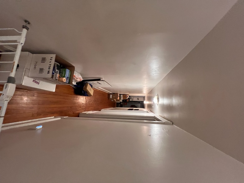 Building Photo - 3009 Ellwood Ave