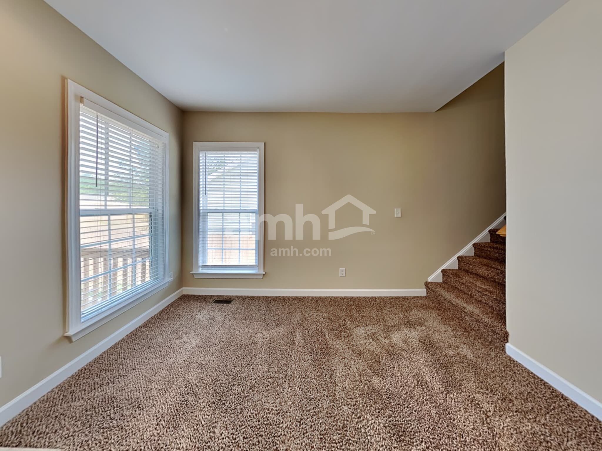 Building Photo - 56 Locket Dr