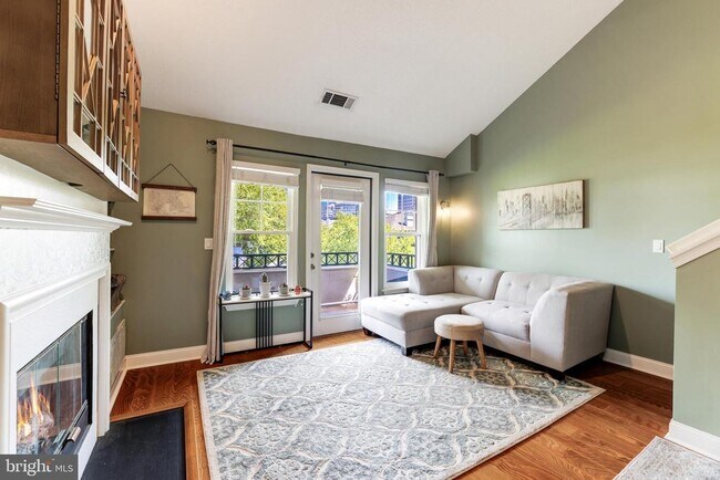 Building Photo - 12012 Taliesin Pl