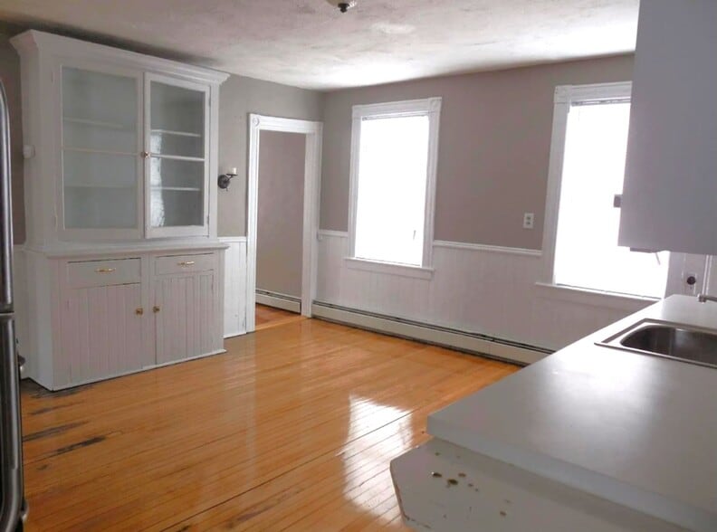 Building Photo - 103 Tell St