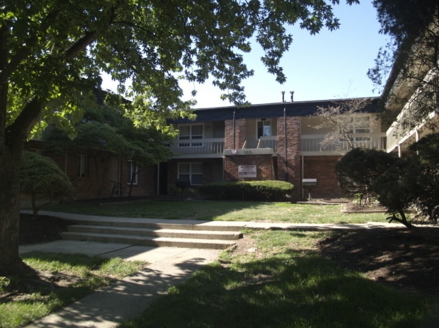 Interior Photo - 353 Campus Apartments