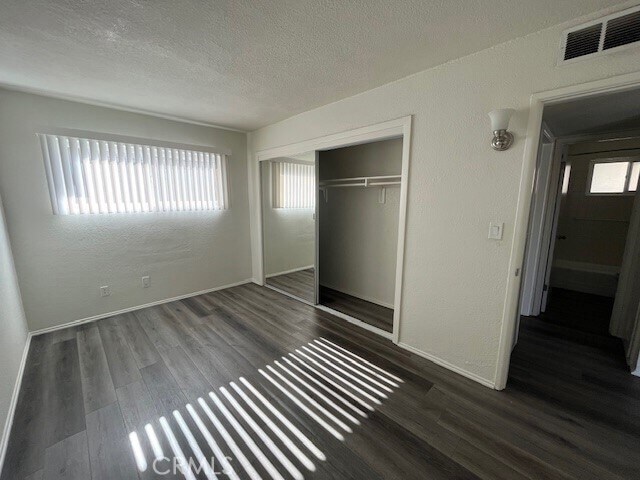 Building Photo - 45421 Sunset Ln
