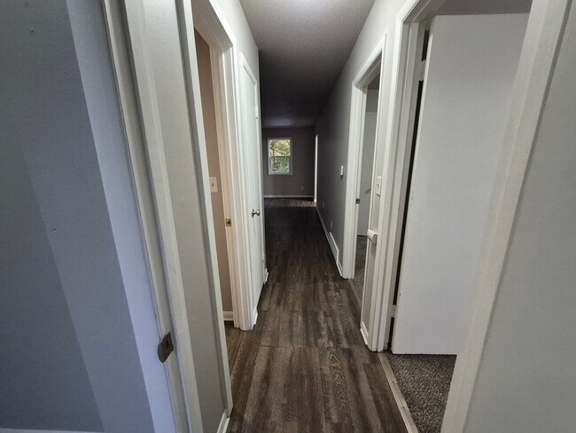 Building Photo - 3 Bedroom home with shed on corner lot ava...